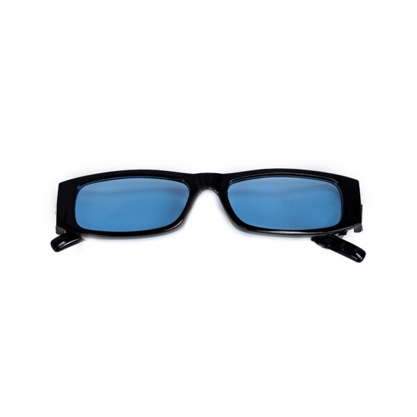 γυαλιά ηλίου ορθογώνια με μπλε φακό και κοκκάλινο μαύρο σκελετό