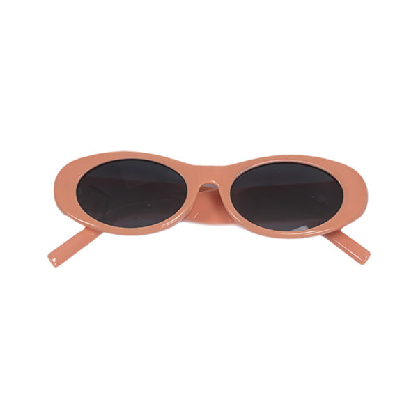 γυαλιά ηλίου οβαλ με κοκκάλινο σκελετό ροζ χρώματος και φακό μαύρο